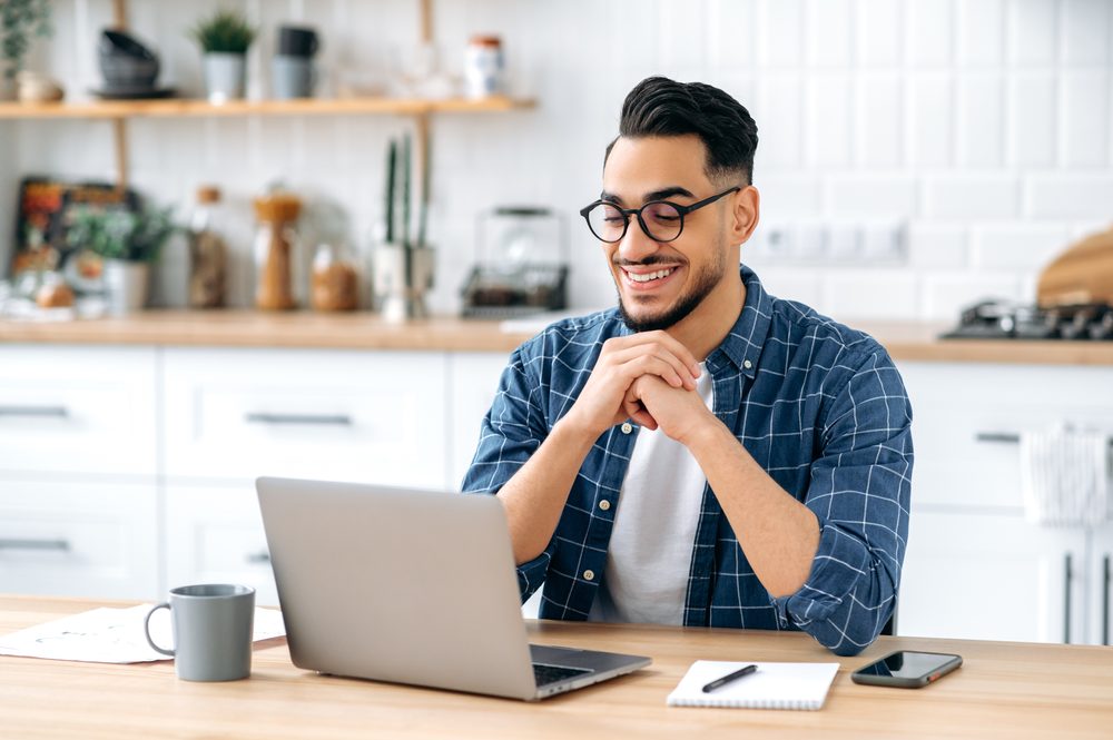 Paciente em consulta psiquiátrica online por telemedicina